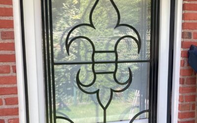 Raamroosters met Franse lelie